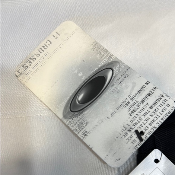 Oakley Men's Black Pants, W36”x34”L, Cargo pockets, Repel DuPont Teflon Protec - Picture 4 of 10